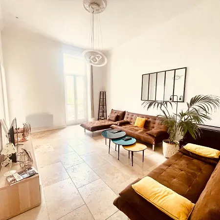 Διαμέρισμα Nemausa Apartis *